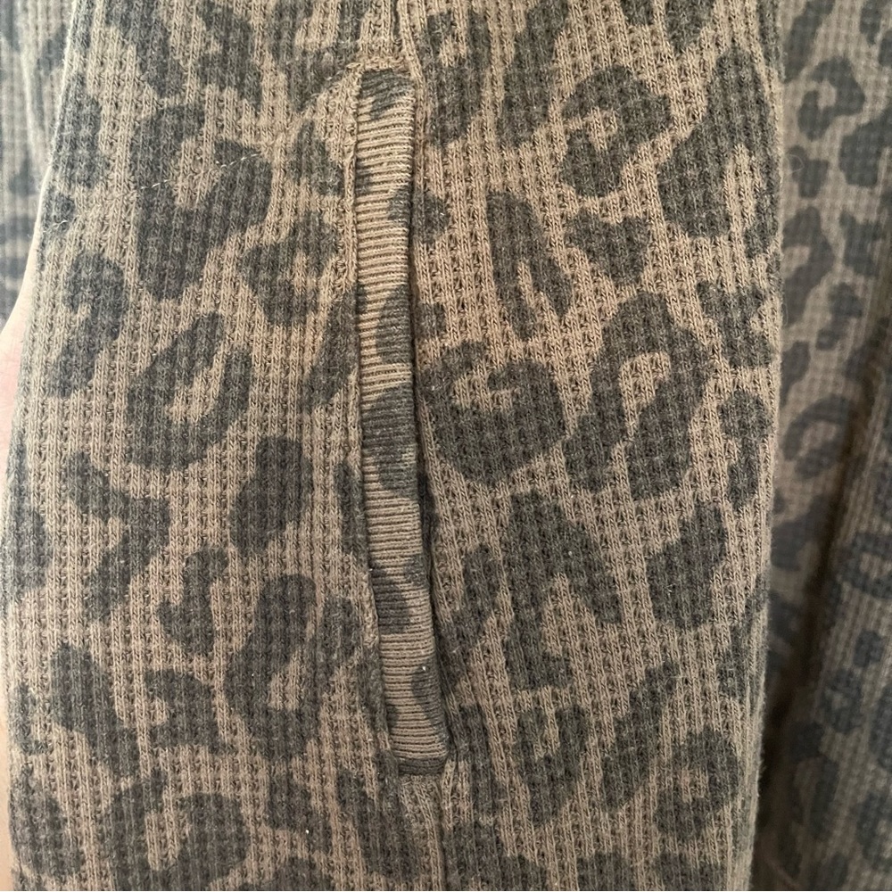 3/15💚 Miss Chiveous Waffle Knit Open Cardigan Taupe Brown Leopard Animal Print - Picture 3 of 6